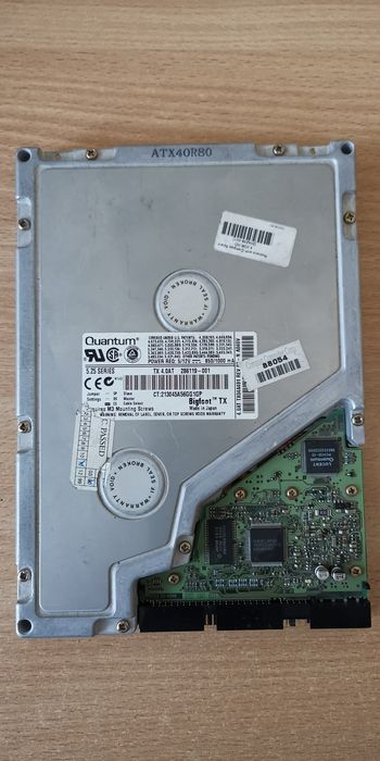 Dysk HDD 5,25"  4 GB Quantum Bigfoot TX4,0AT