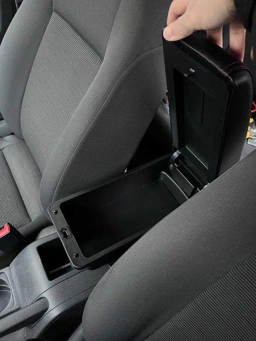 VW Golf 5 / VW Golf 6 підлокотник з USB подлоктник с USB Premium