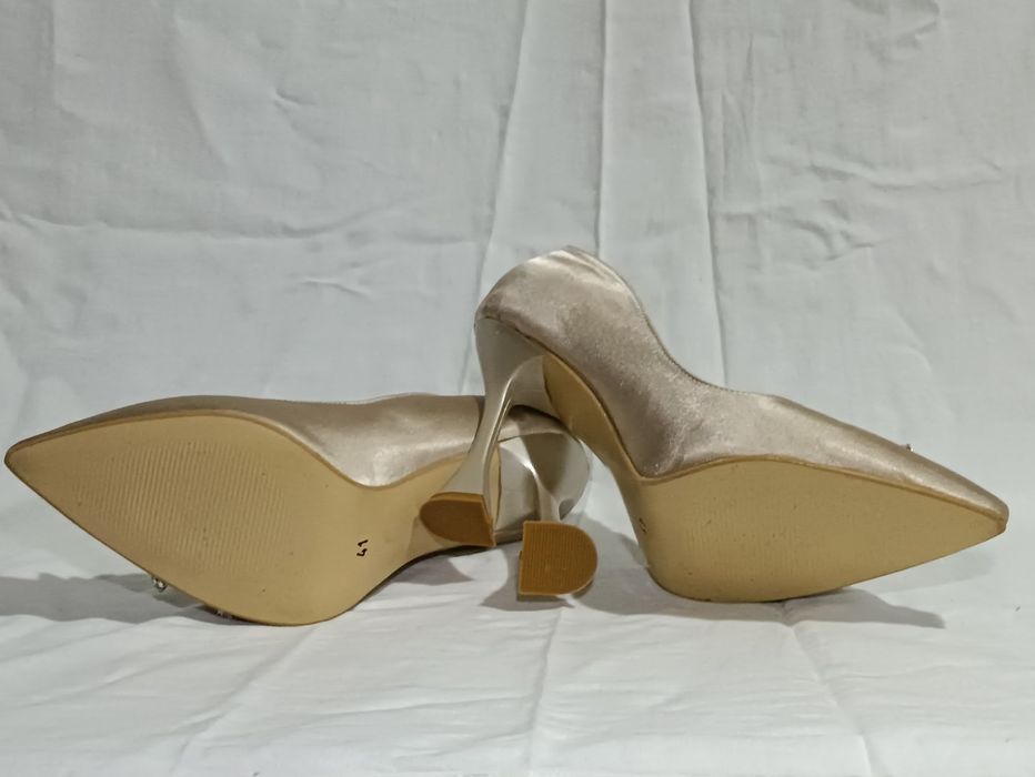 Нові весільні туфлі