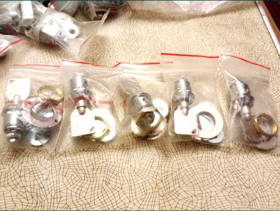 Продам новые тубулярные замки фирмы Wicl для игрового и вендингового о