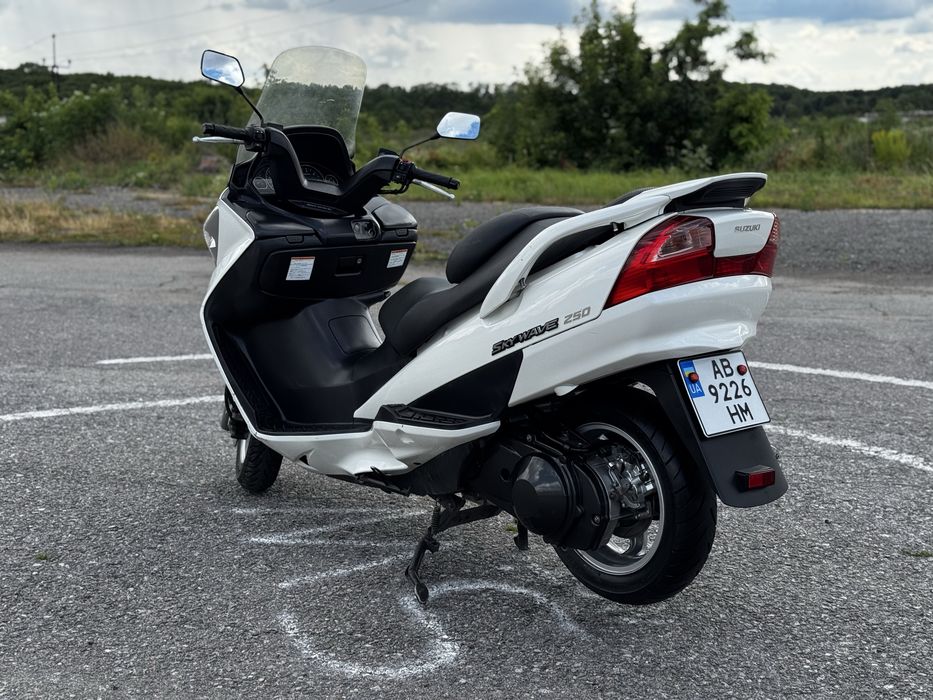 Продам  Максі скутер Suzuki Sky Weve 250 стан ідеаал, Можливий обмін на авто з моєю чи вашою доплаттю