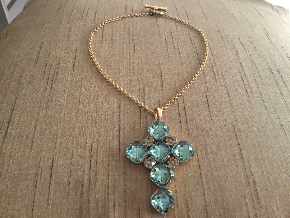 Colar - Bijuteria de Alta Qualidade - Cruz em Cor de Turquesa