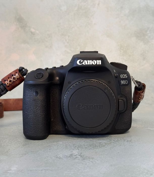 Canon EOS 90D + Sigma Art 18-35mm f/1.8 Bundle Profissional como novo