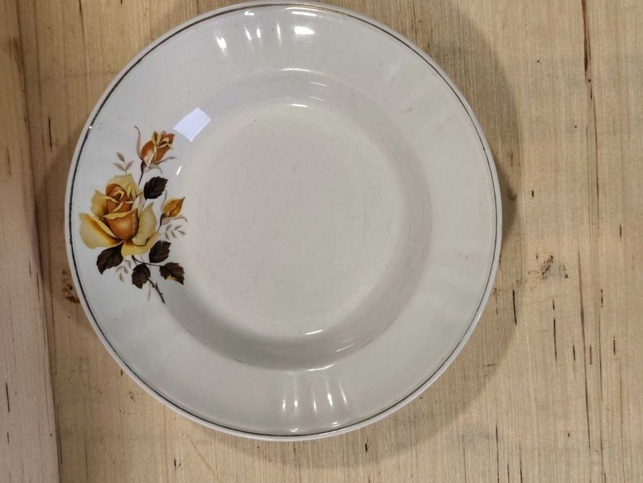 Pratos da Fabrica de Sacavém