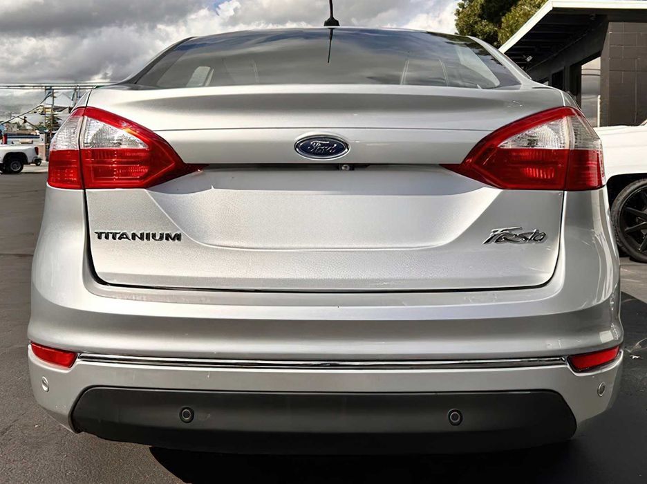 Ford Fiesta Titanium      2015