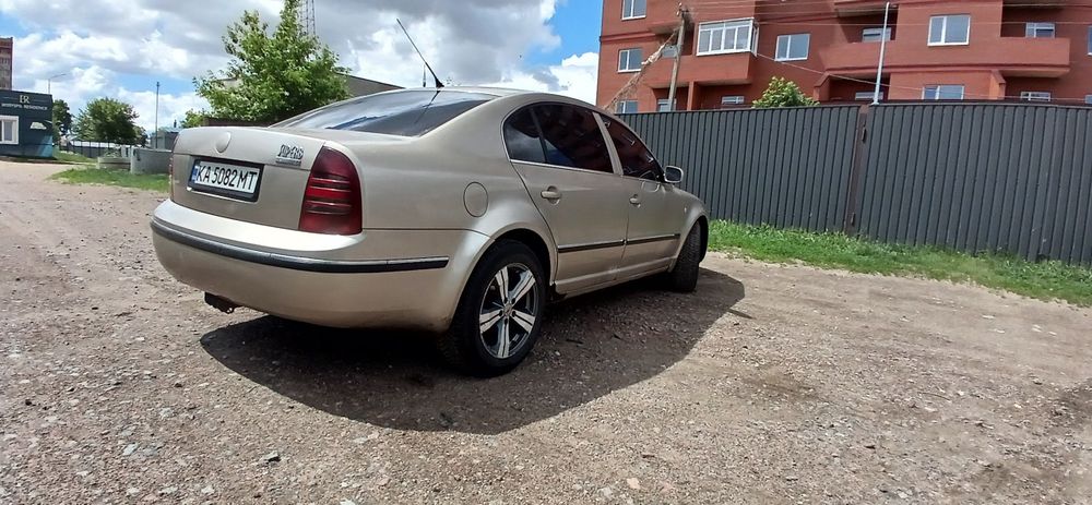 Продаж Skoda Superb