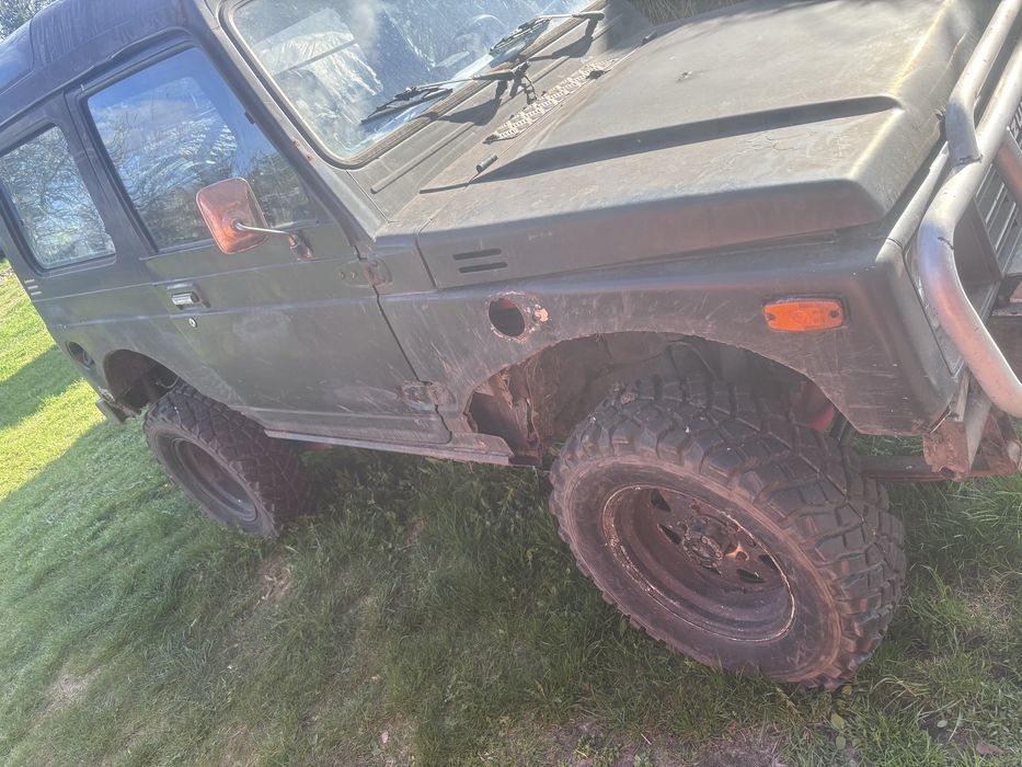 Suzuki samurai  sj 413