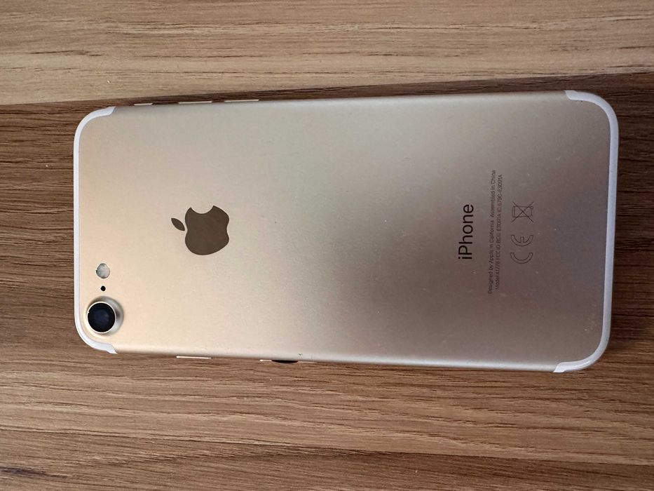 IPHONE 7, 8 gold