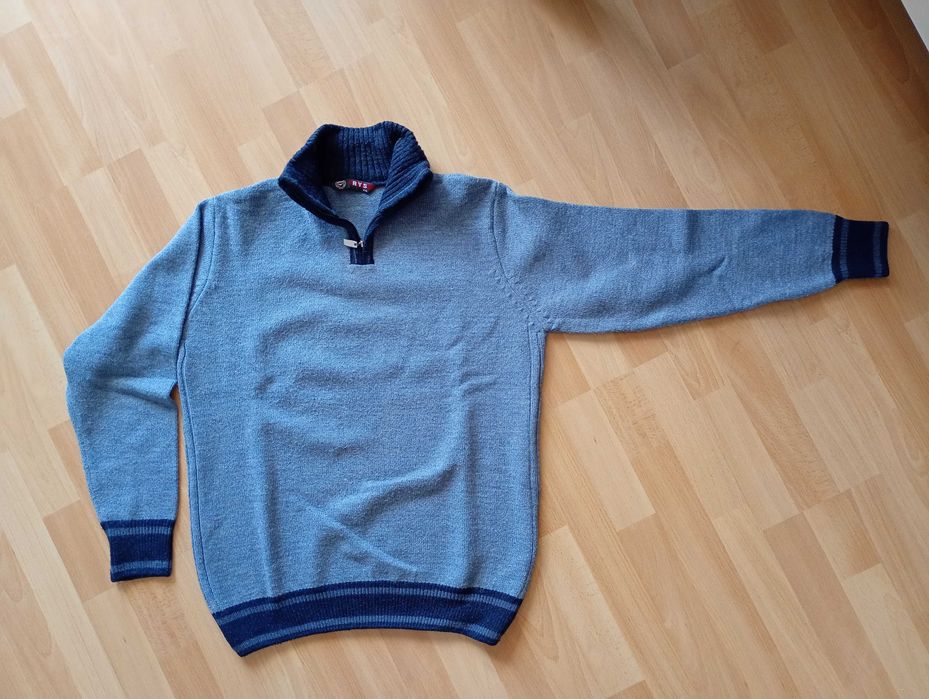 Sweter niebieski