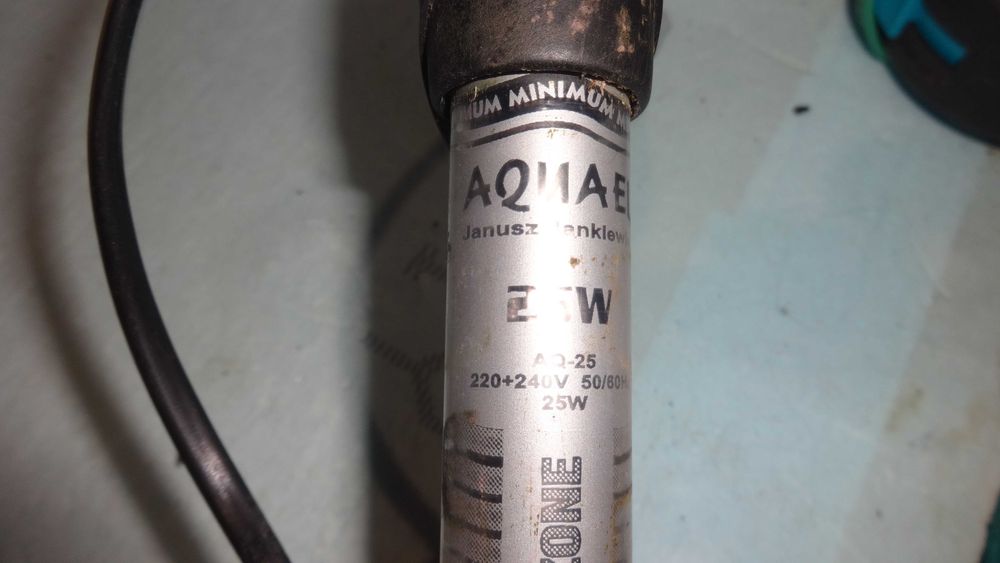 нагрівальний прилад в акваріум тєн