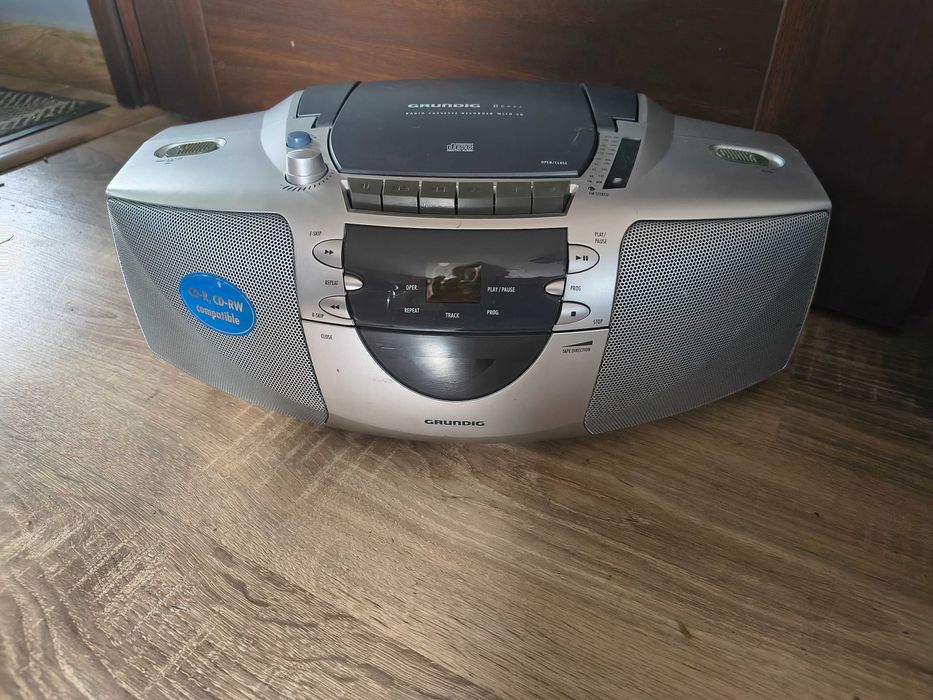 Magnetofon Grundig beezz-rrcd 4101