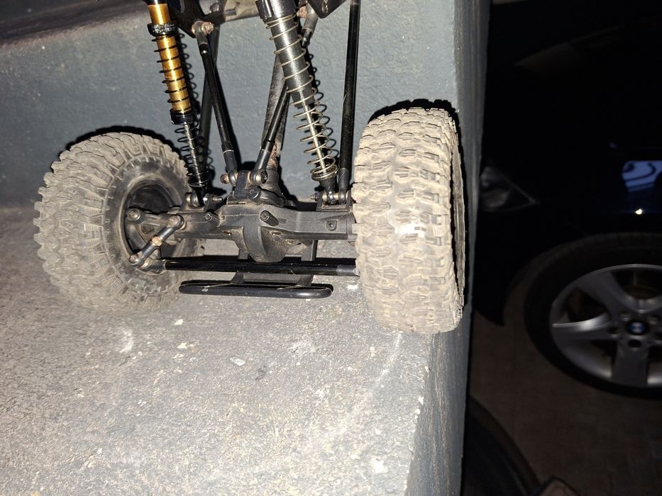 Vendo 4 pneus com jantes 1.65x4.56x2.2