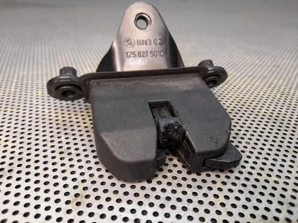 Fechadura / fecho da mala SKODA Octavia II Break (1Z5)