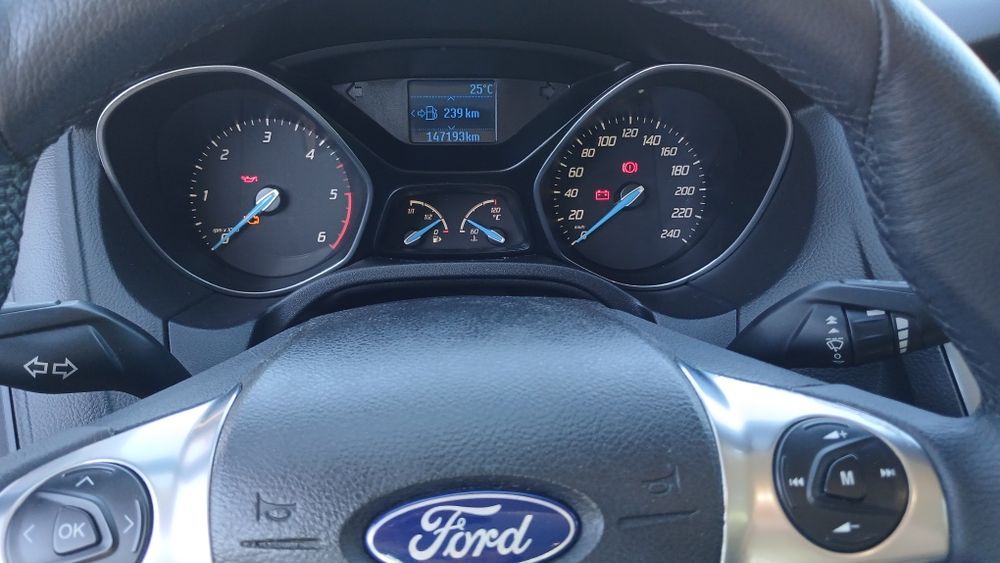 Vendo FORD FOCUS 1.6 TDCI muito estimado