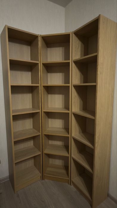 Книжкова шафа від IKEaa