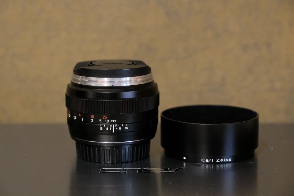 Шикарний Carl Zeiss Planar 1,4/50 ZE T* байонет Canon EF