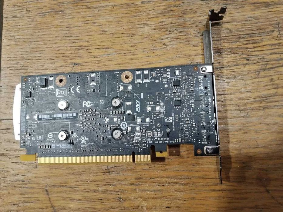 Низькопрофільна відеокарта Quadro P400 2GB GDDR5