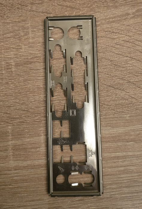 GIGABYTE GA-G31M-ES2L + Pentium E6600 + 2 ГБ DDR2 + кулер + заглушка