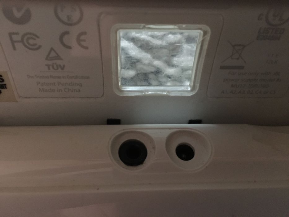 Продам портативну колонку JBL