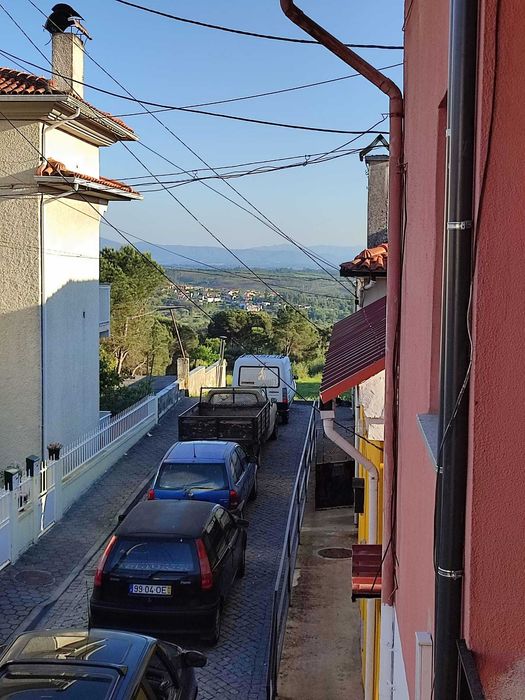 T1 Remodelado com AC, Pátio e Churrasqueira (Água incluída)