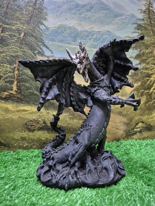 Fantastyczna figurka smoka Ducha