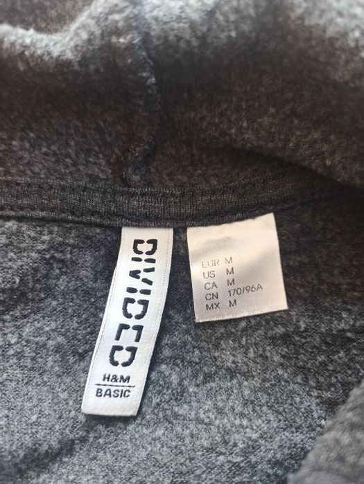 Krótka bluza z kapturem