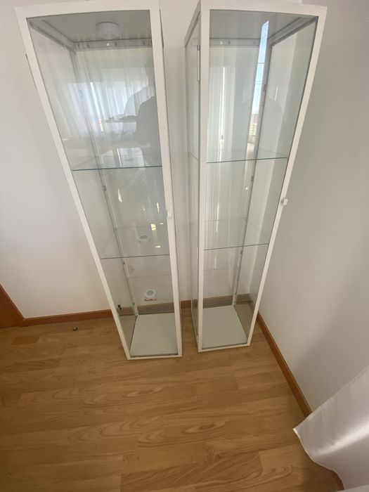 Vendo vitrines  pouco usadas