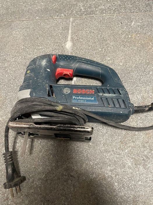 Wyrzynarka Bosch 8000