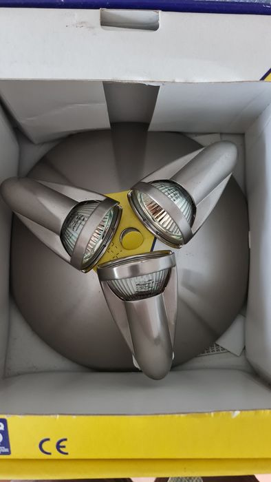 Candeeiro de teto em níquel.