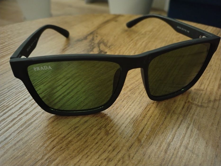 Okulary w stylu Prada