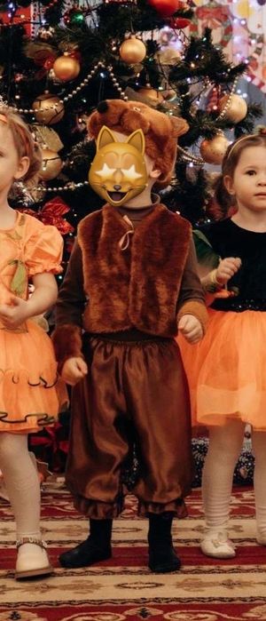 Прокат костюмів та суконь