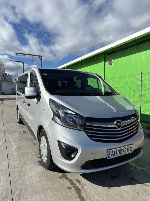 Opel Vivaro 9 мест extra long