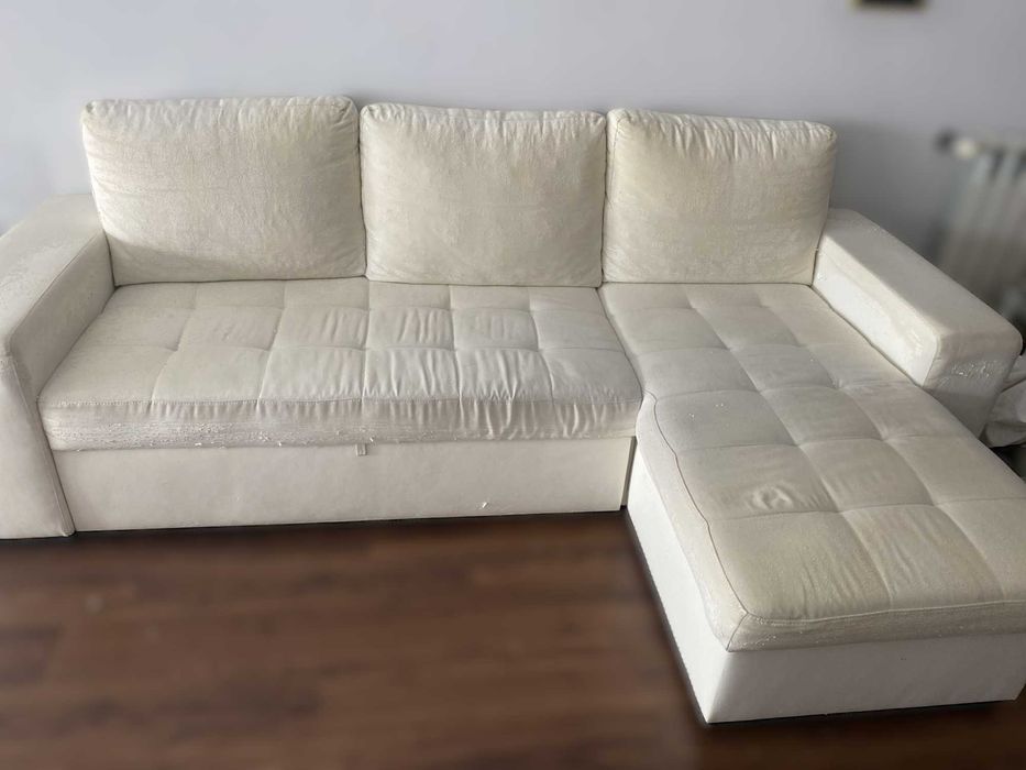 Sofá com chaise longue branco