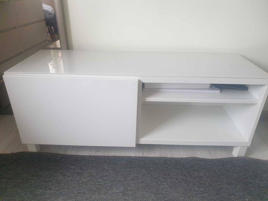 Szafka pod tv szklany blat