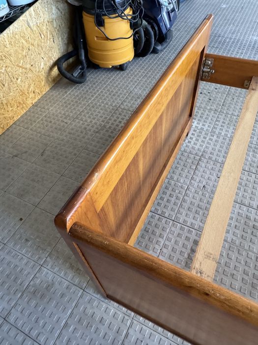Cama de solteiro em pinho 90x200