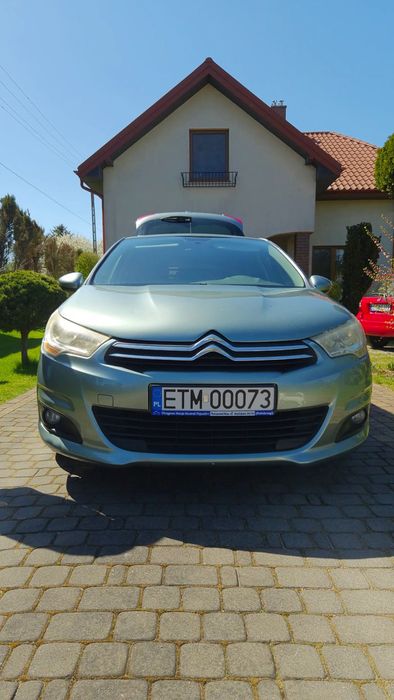Citroën C4 Zadbany w bardzo dobrym stanie technicznym. Niewielkie ślady po gradob
