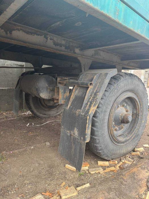 причіп вантажний