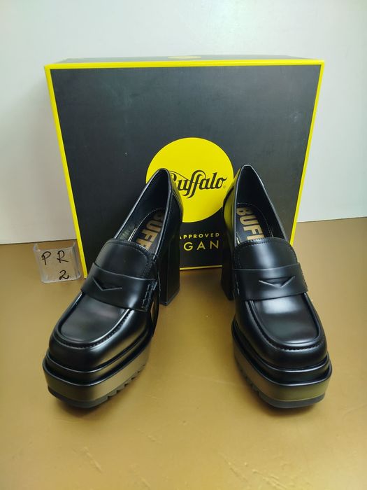 Buty na obcasie firmy Buffalo May w loafer
