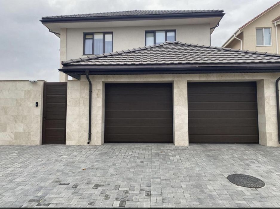 Продажа нового дома с бассейном в Совиньоне 2, Одесса