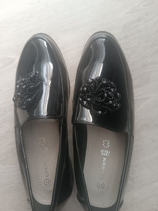 Buty damskie lakierki nowe