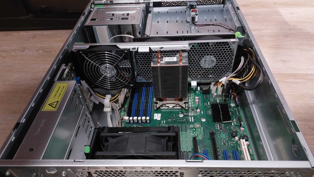 Fujitsu Primerfy TX 150 - S8 - Servidor64584501095554123