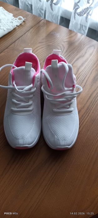 Женские кросовки на 39 размер