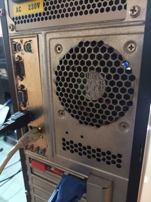 Computador Intel Core 2 Duo E7400, 4GB, disco 240GB SSD e Windows Pro