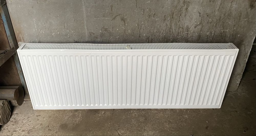 Продам стальной радиатор 140 на 50