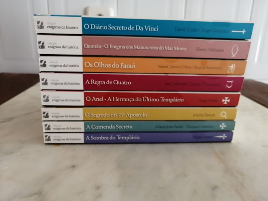 vários livros, valor variado