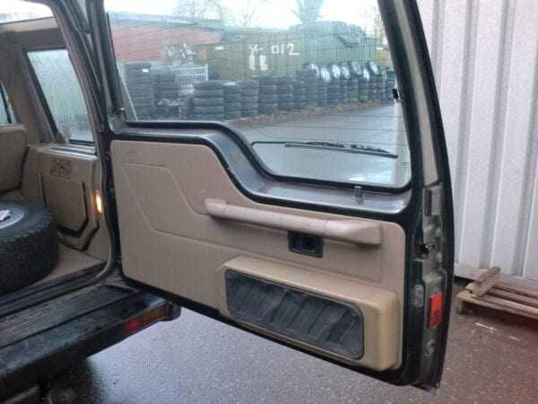 Land Rover Discovery 300 subwoofer porta mala