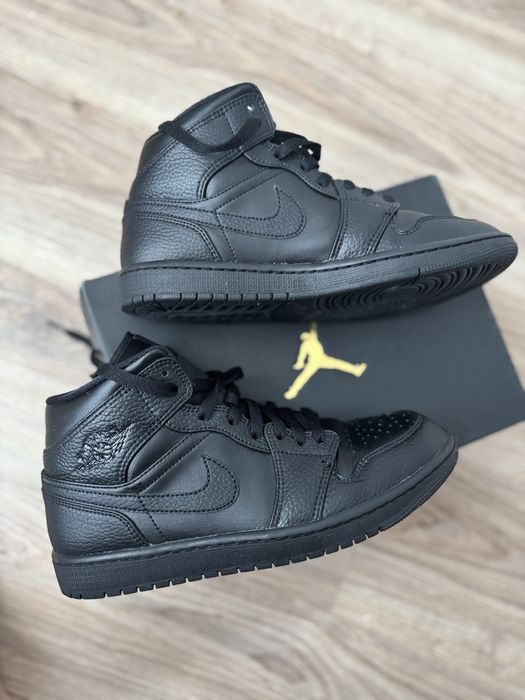 Кросівки AIR JORDAN 1 MID, оригінал, EU 41, 26 см.