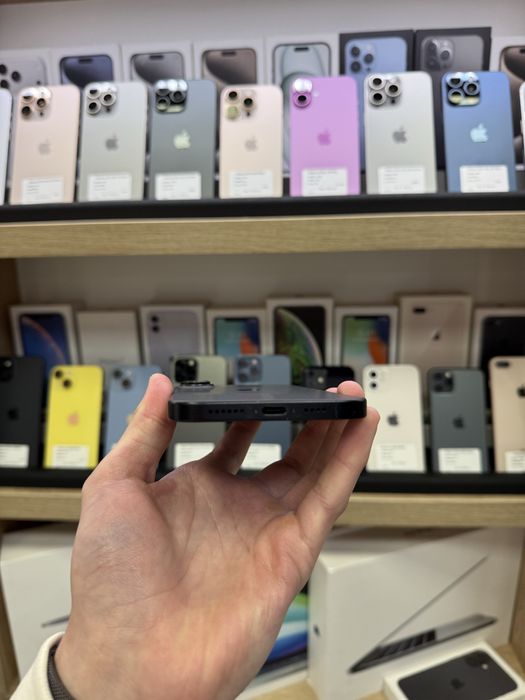 iPhone 16 Plus 128GB Black