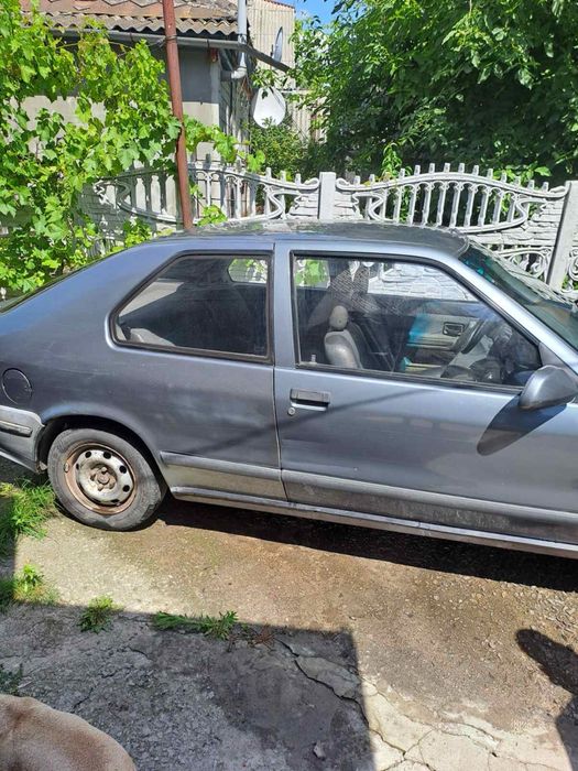 Авто Renault 19  1989р випуску