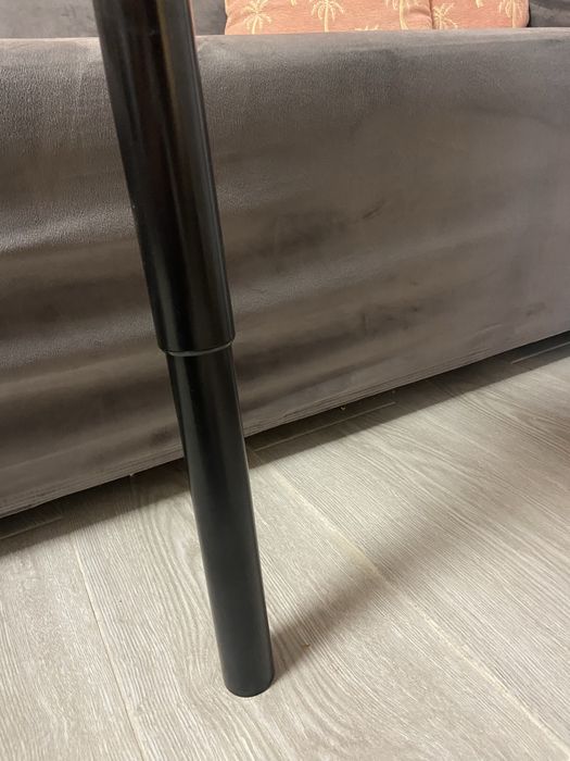 Mesa de Madeira (140x70cm) com Pernas Ajustáveis